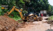 A Prefeitura inicia obra de recuperação da estrada da Fontinele de Castro.